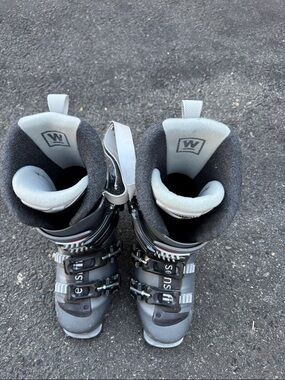Salomon Women's Gray Sensefit Ski Boots with Buckles, 25.5/8